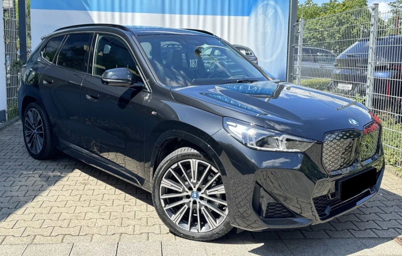 BMW iX1 xDrive30 = M-Sport= Гаранция, снимка 3 - Автомобили и джипове - 46968912