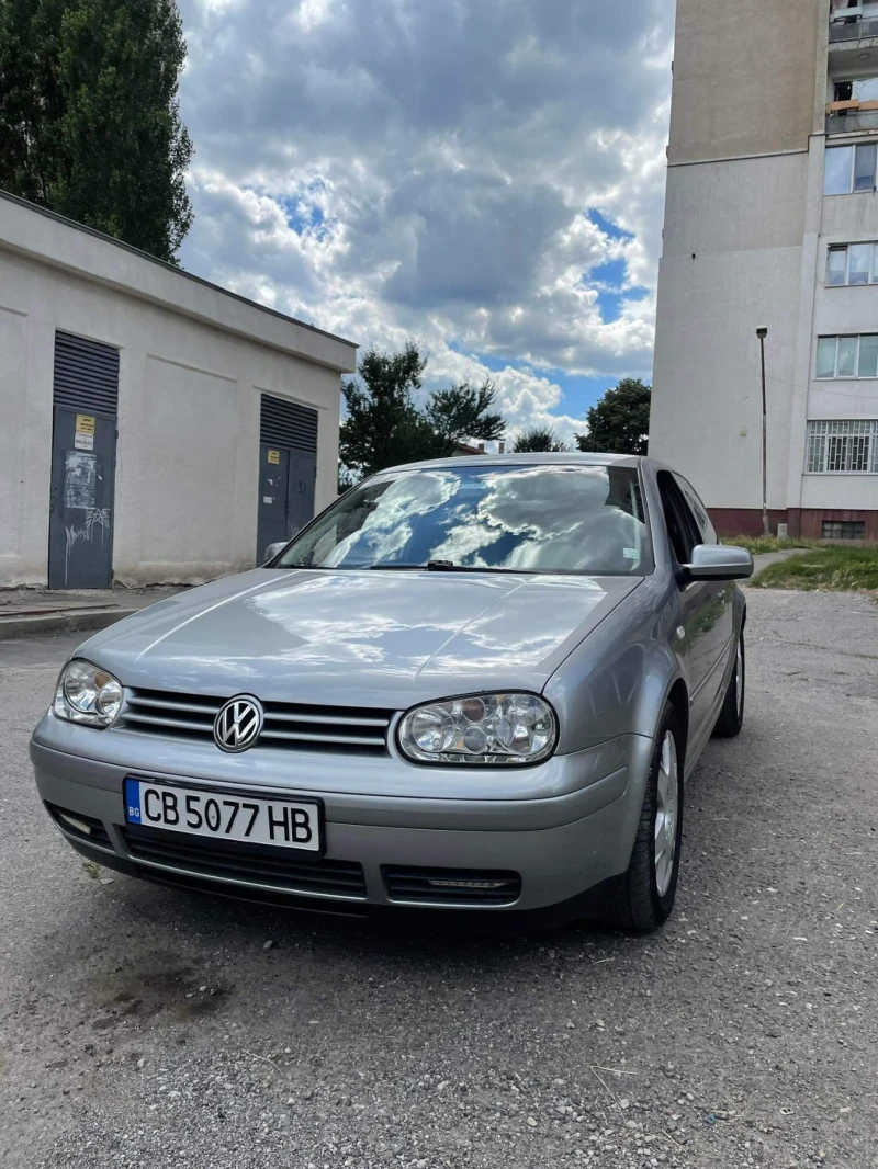 VW Golf, снимка 1 - Автомобили и джипове - 47298337