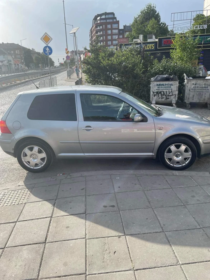 VW Golf, снимка 2 - Автомобили и джипове - 47298337