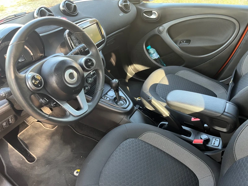 Smart Forfour EQ, снимка 10 - Автомобили и джипове - 47541821