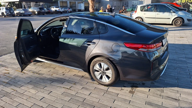 Kia Optima, снимка 4 - Автомобили и джипове - 47913584