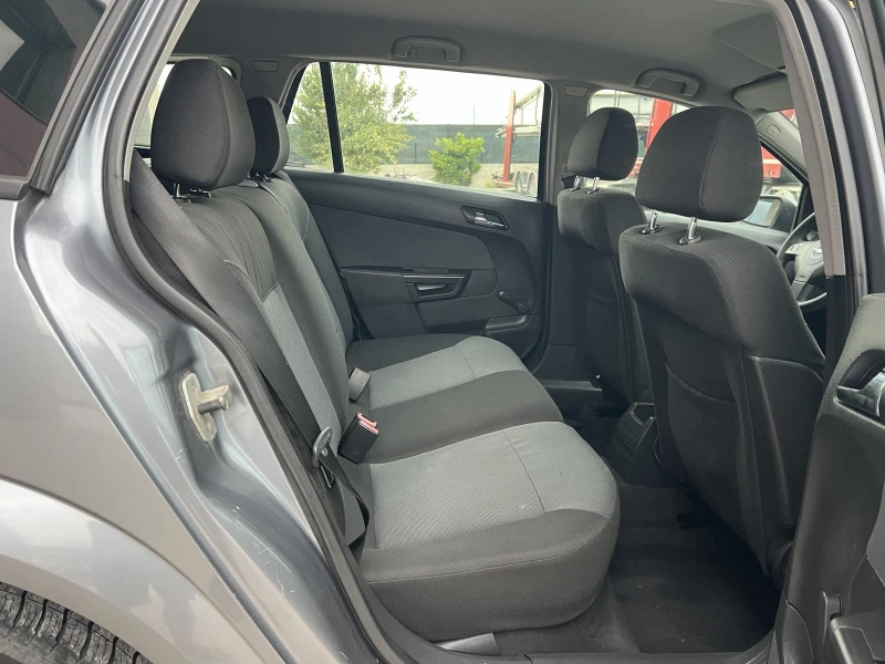 Opel Astra ПРОДАДЕНО, снимка 12 - Автомобили и джипове - 51416899