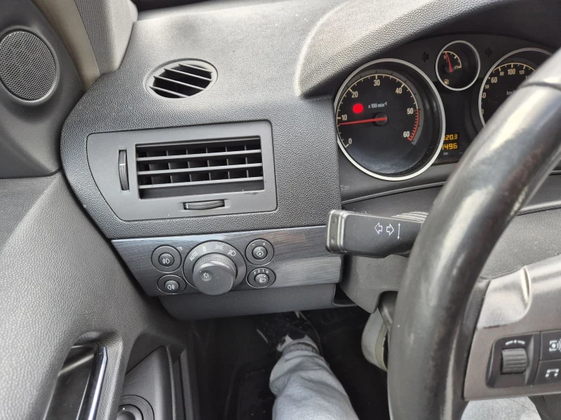 Opel Astra 1.7 CDTI Isuzu, снимка 7 - Автомобили и джипове - 52910504