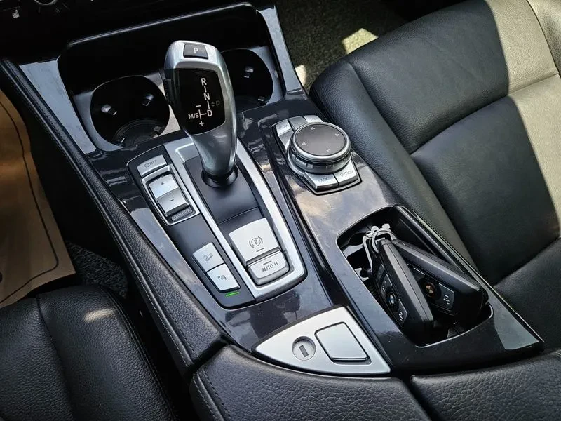 BMW 520 d-MSport xDrive - САМО 30% АВАНС, снимка 9 - Автомобили и джипове - 55740814