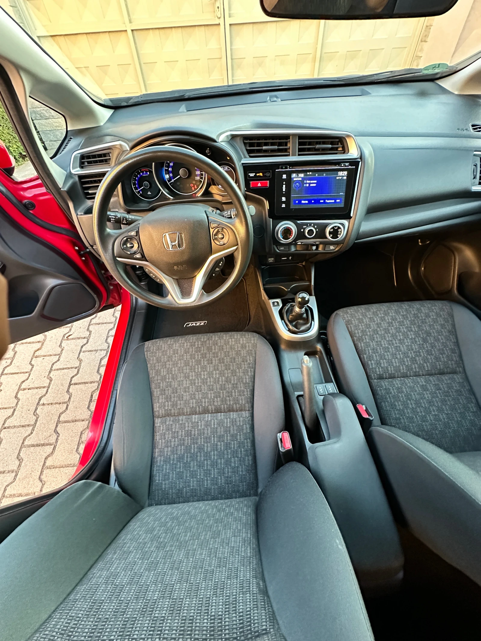 Honda Jazz 1.3 - изображение 8