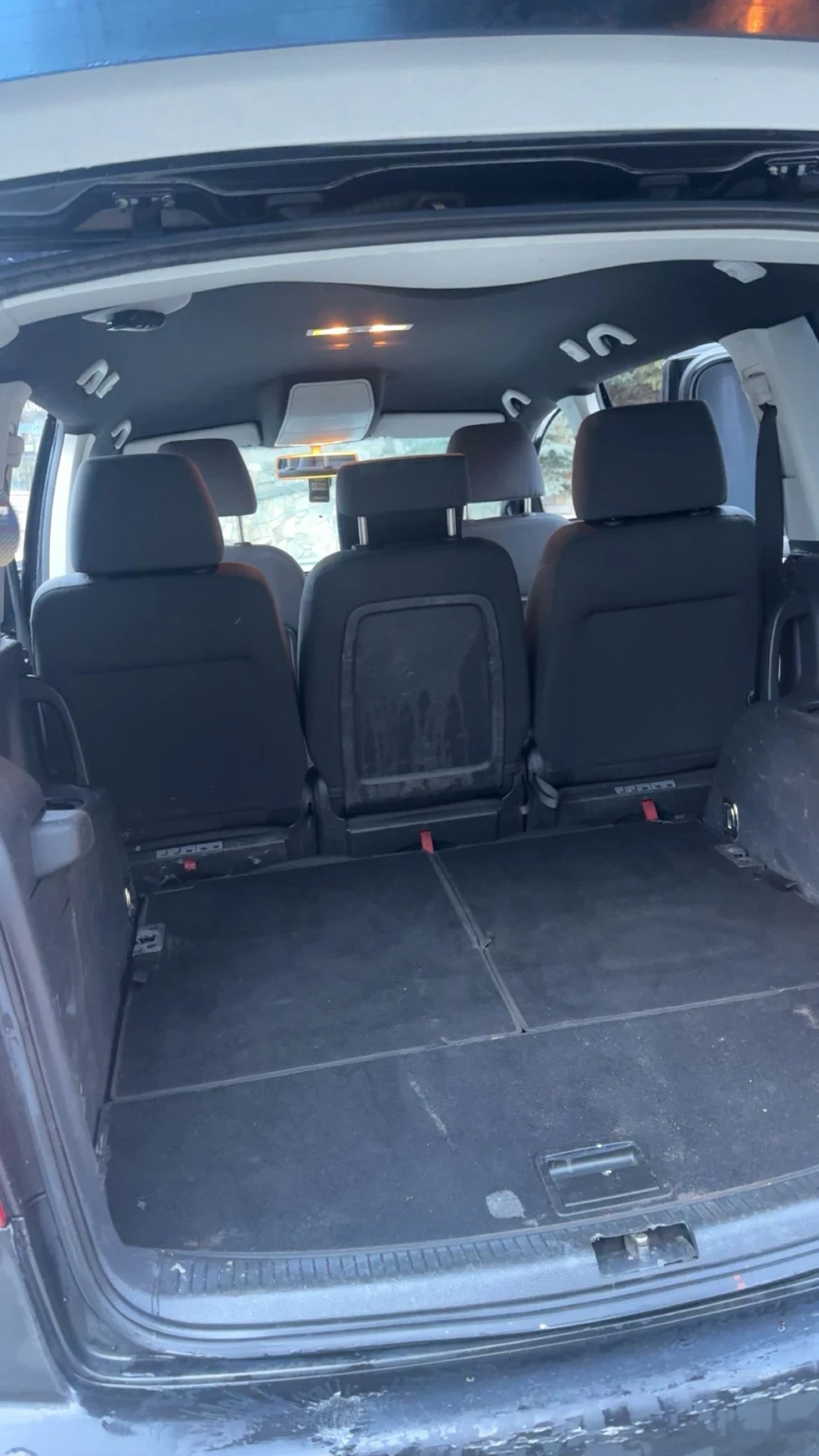 VW Touran, снимка 11 - Автомобили и джипове - 53891059