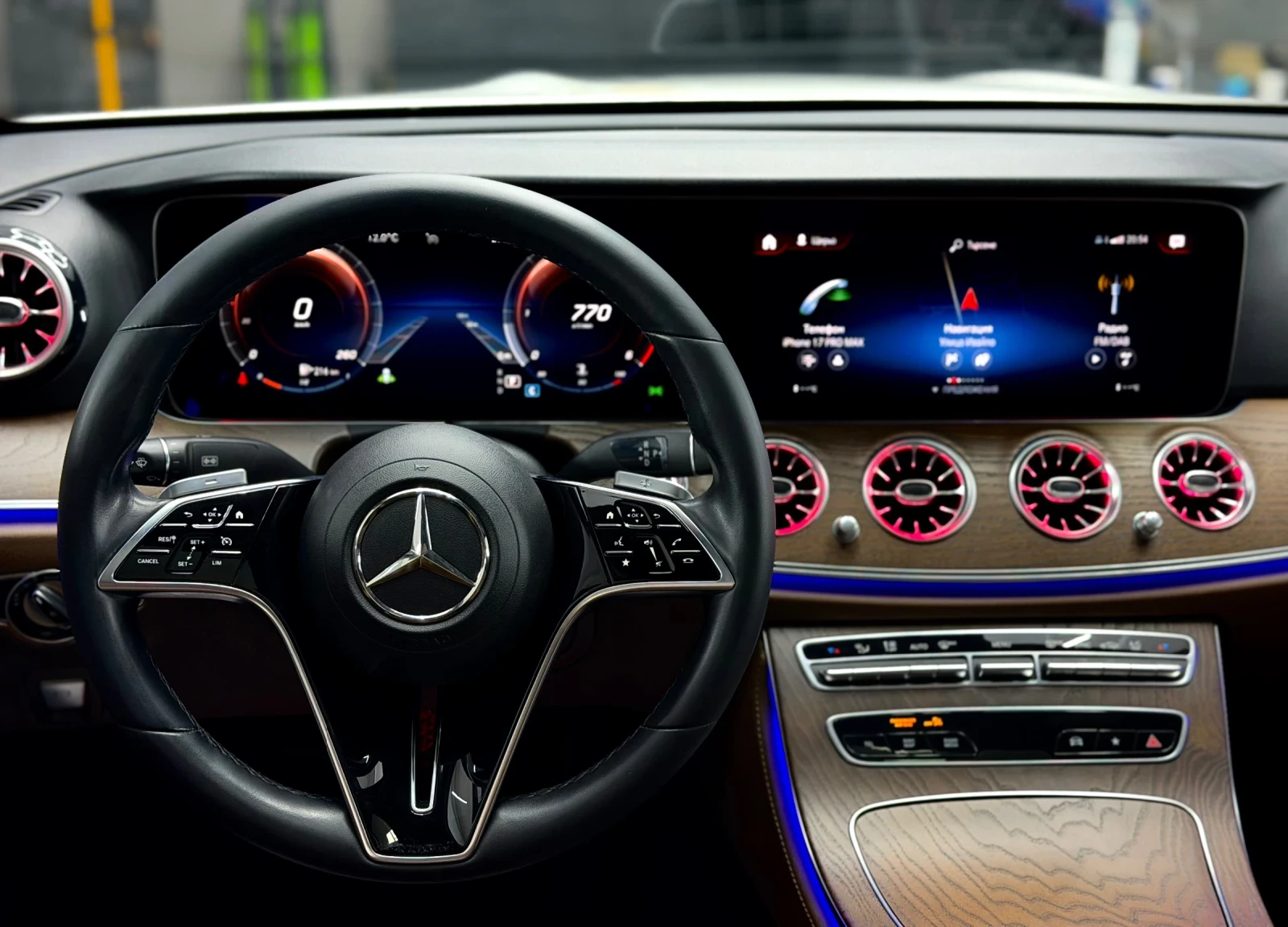 Mercedes-Benz E 220 Facelift, AMG Line, снимка 11 - Автомобили и джипове - 54111603