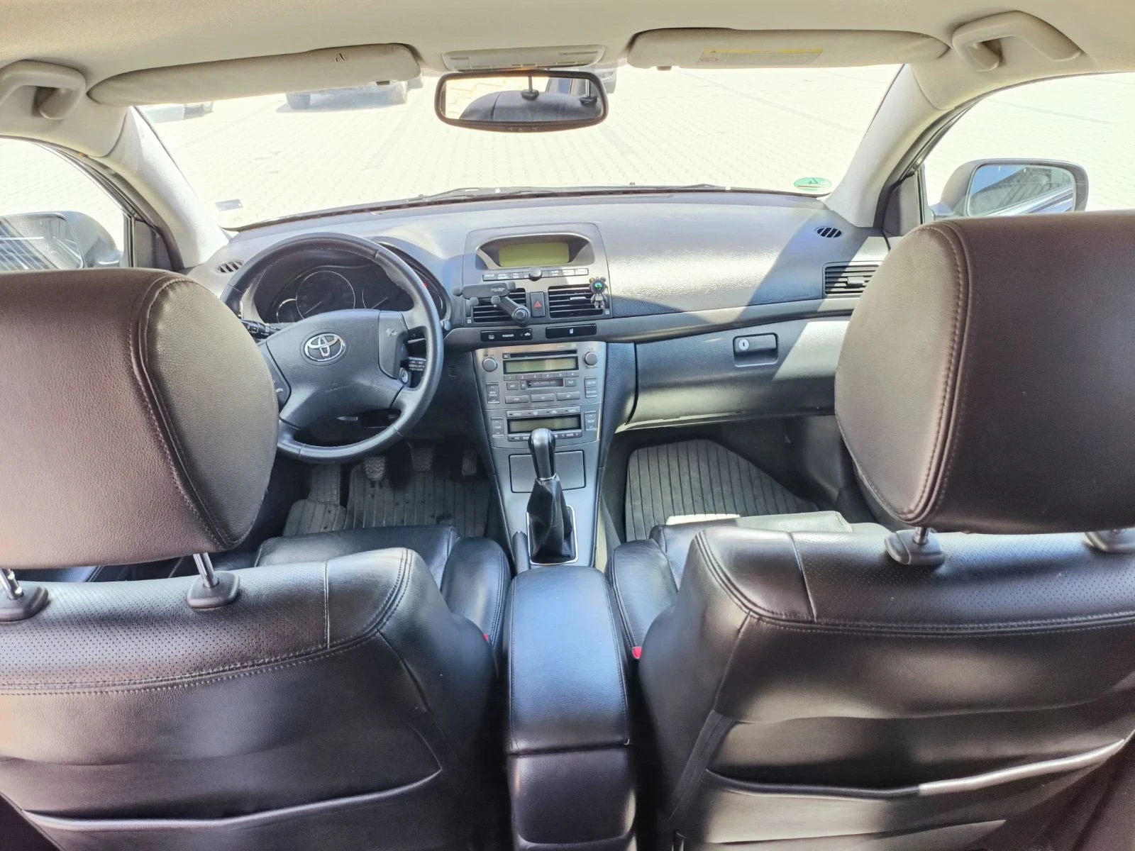 Toyota Avensis, снимка 14 - Автомобили и джипове - 54601158