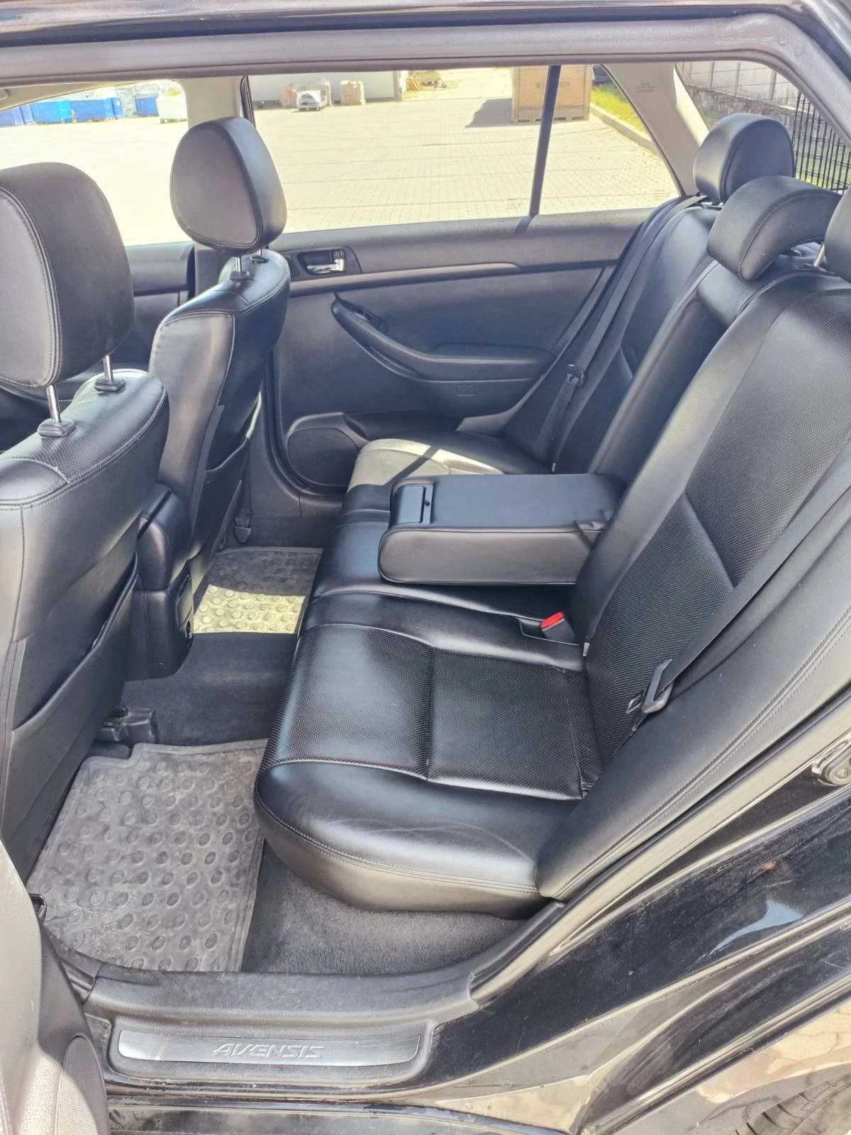 Toyota Avensis, снимка 15 - Автомобили и джипове - 54601158