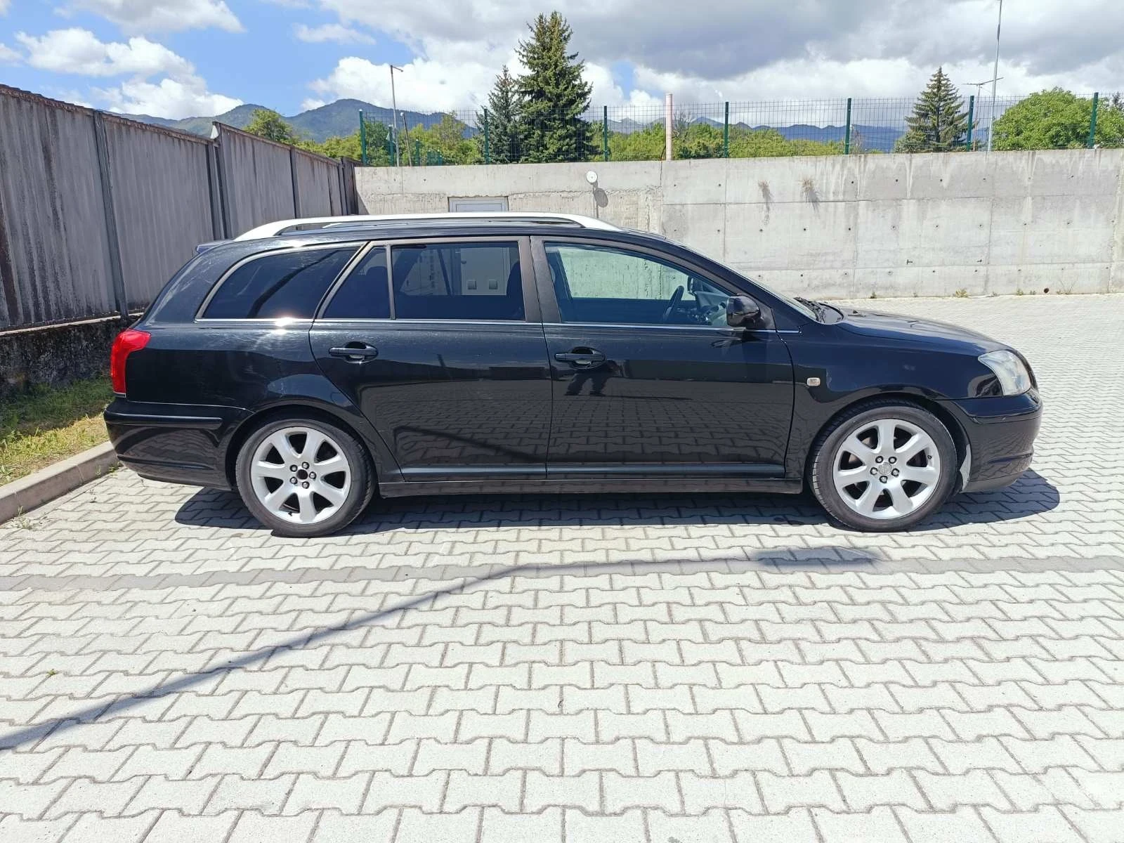 Toyota Avensis, снимка 11 - Автомобили и джипове - 54601158