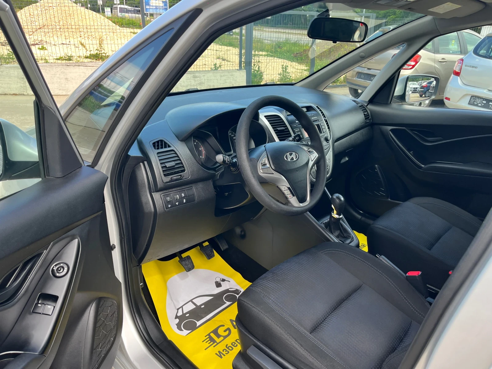 Hyundai Ix20 1.4crdi, снимка 11 - Автомобили и джипове - 54775685