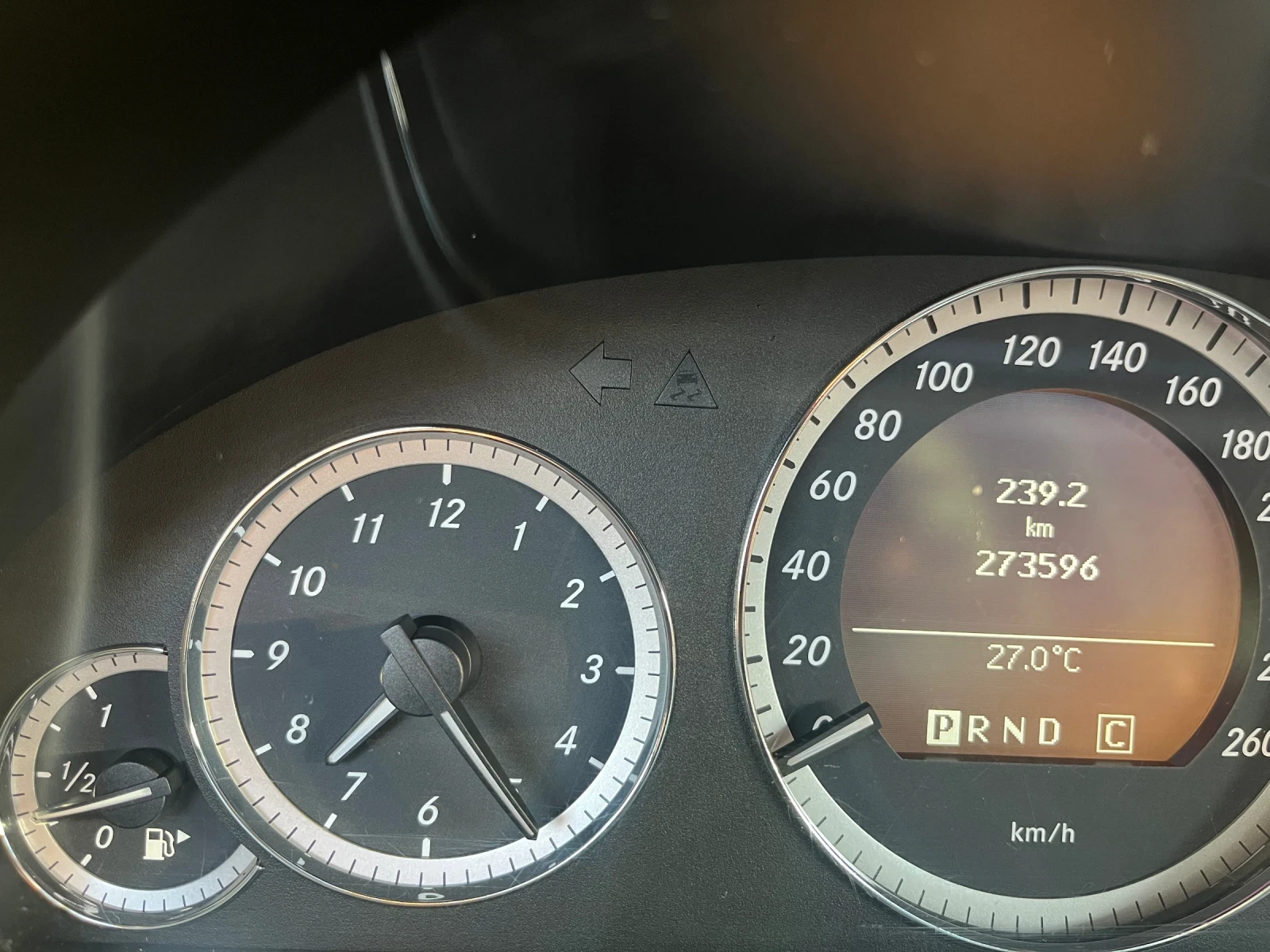 Mercedes-Benz E 220, снимка 15 - Автомобили и джипове - 54989600