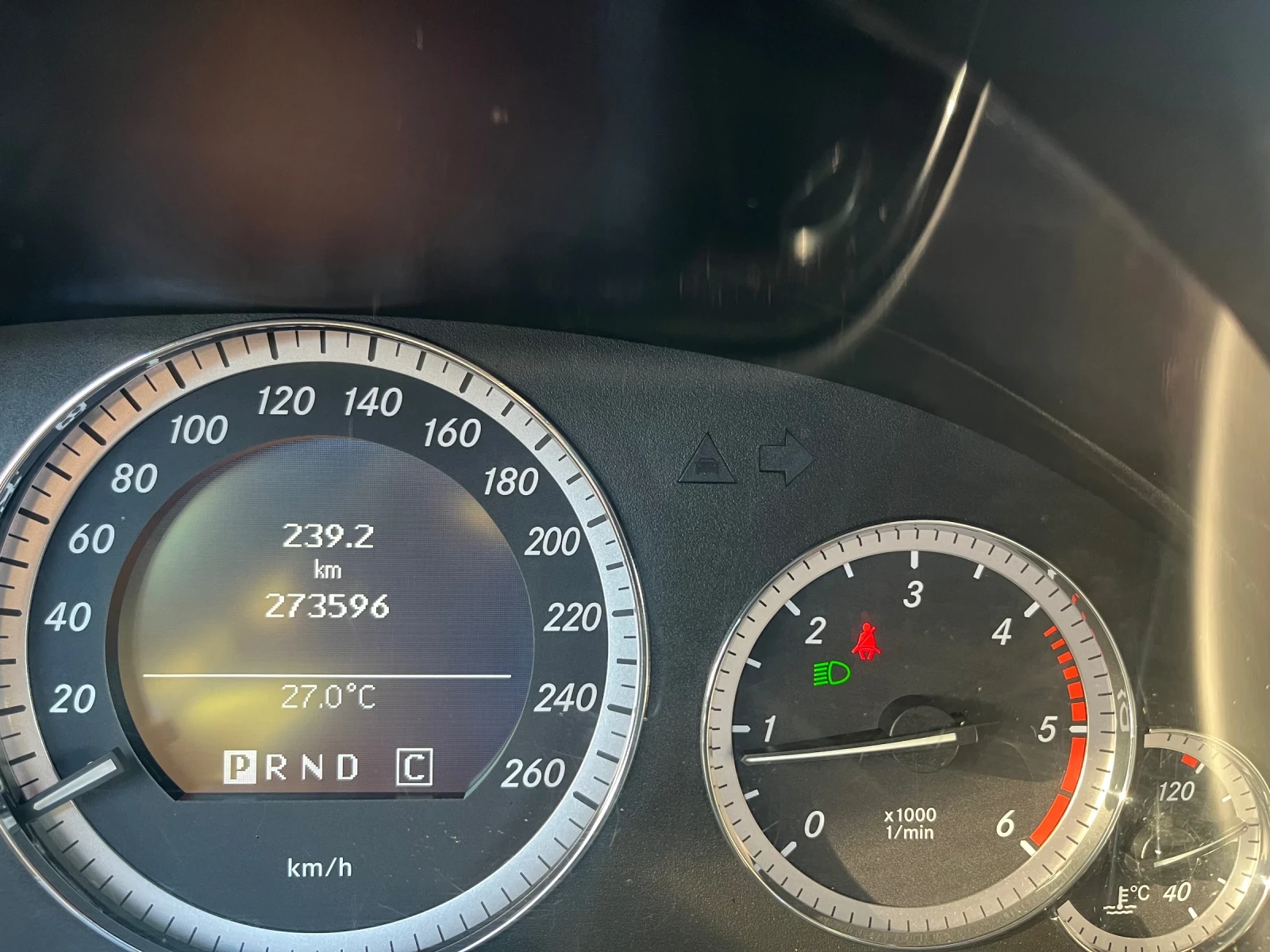 Mercedes-Benz E 220, снимка 16 - Автомобили и джипове - 54989600