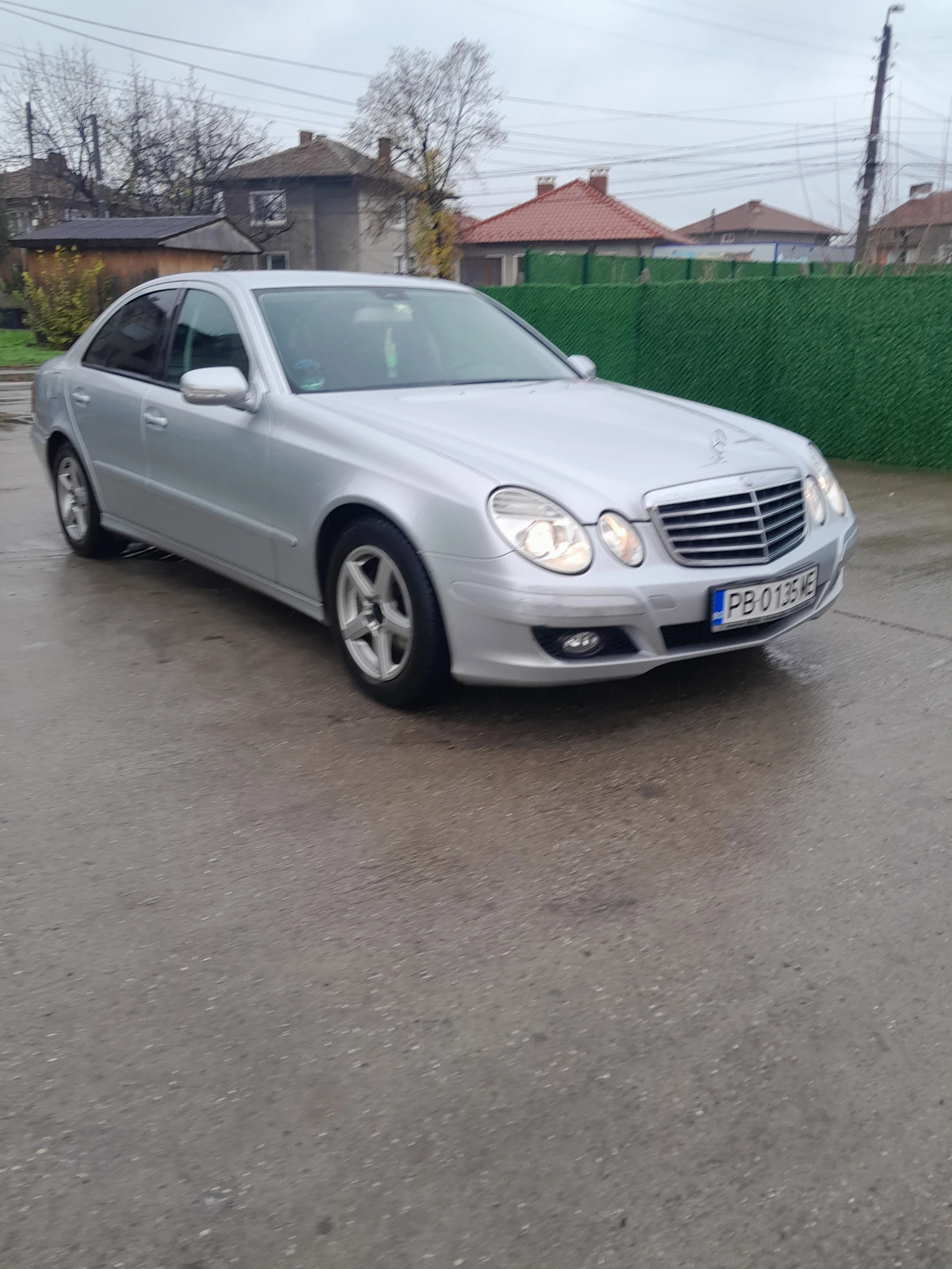 Mercedes-Benz E 220, снимка 8 - Автомобили и джипове - 55037964