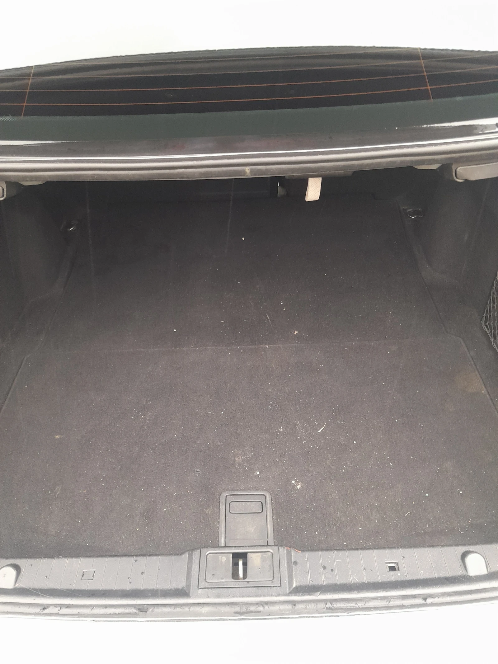 Mercedes-Benz E 220, снимка 9 - Автомобили и джипове - 55037964