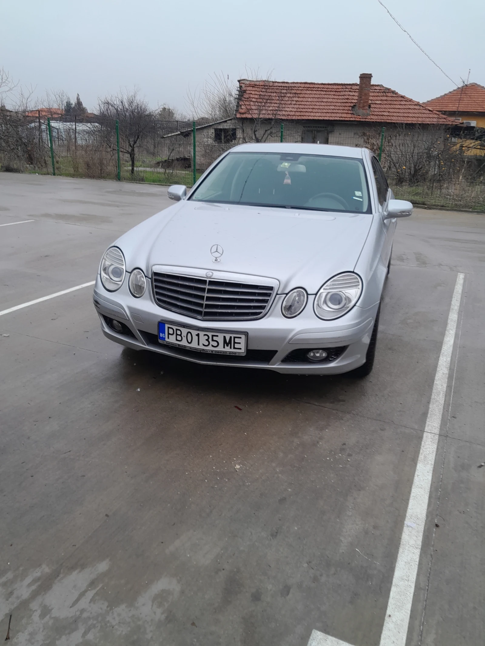 Mercedes-Benz E 220, снимка 3 - Автомобили и джипове - 55037964