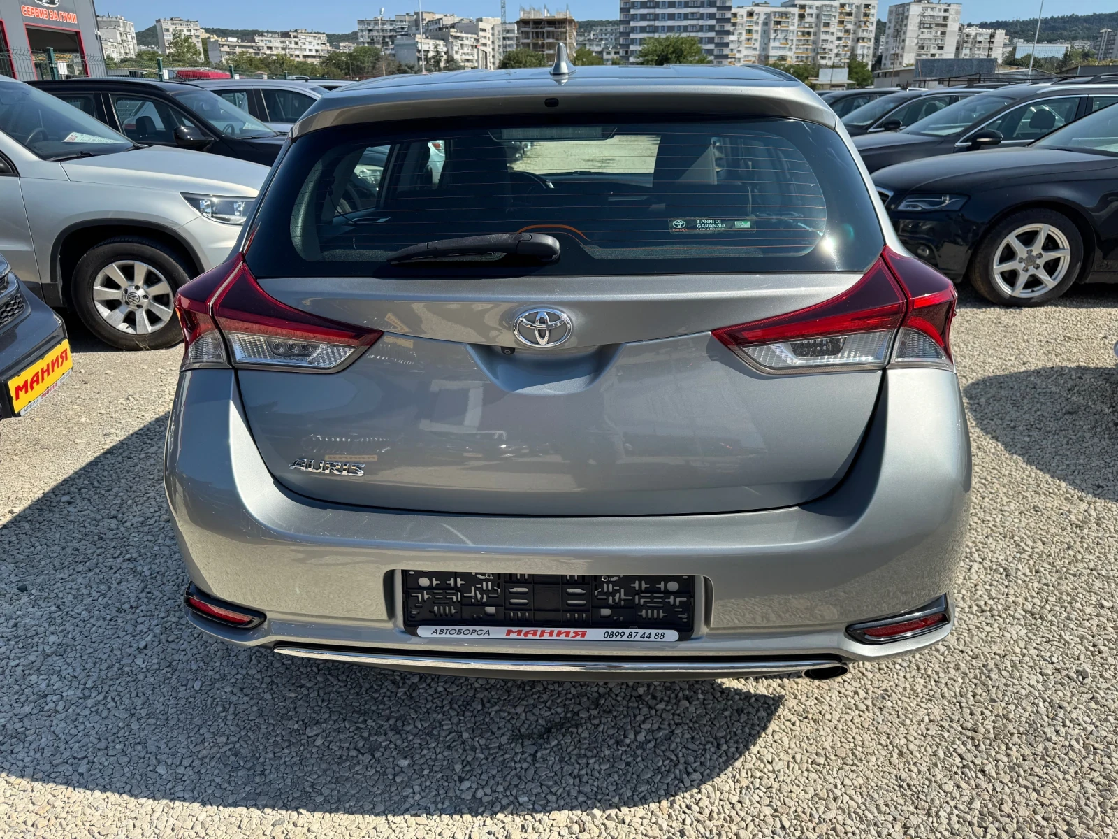 Toyota Auris 1.6 D4D, снимка 8 - Автомобили и джипове - 55640075