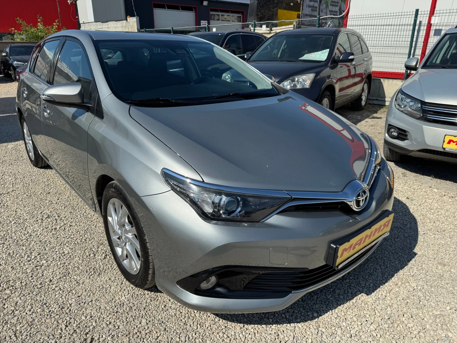 Toyota Auris 1.6 D4D, снимка 3 - Автомобили и джипове - 55640075