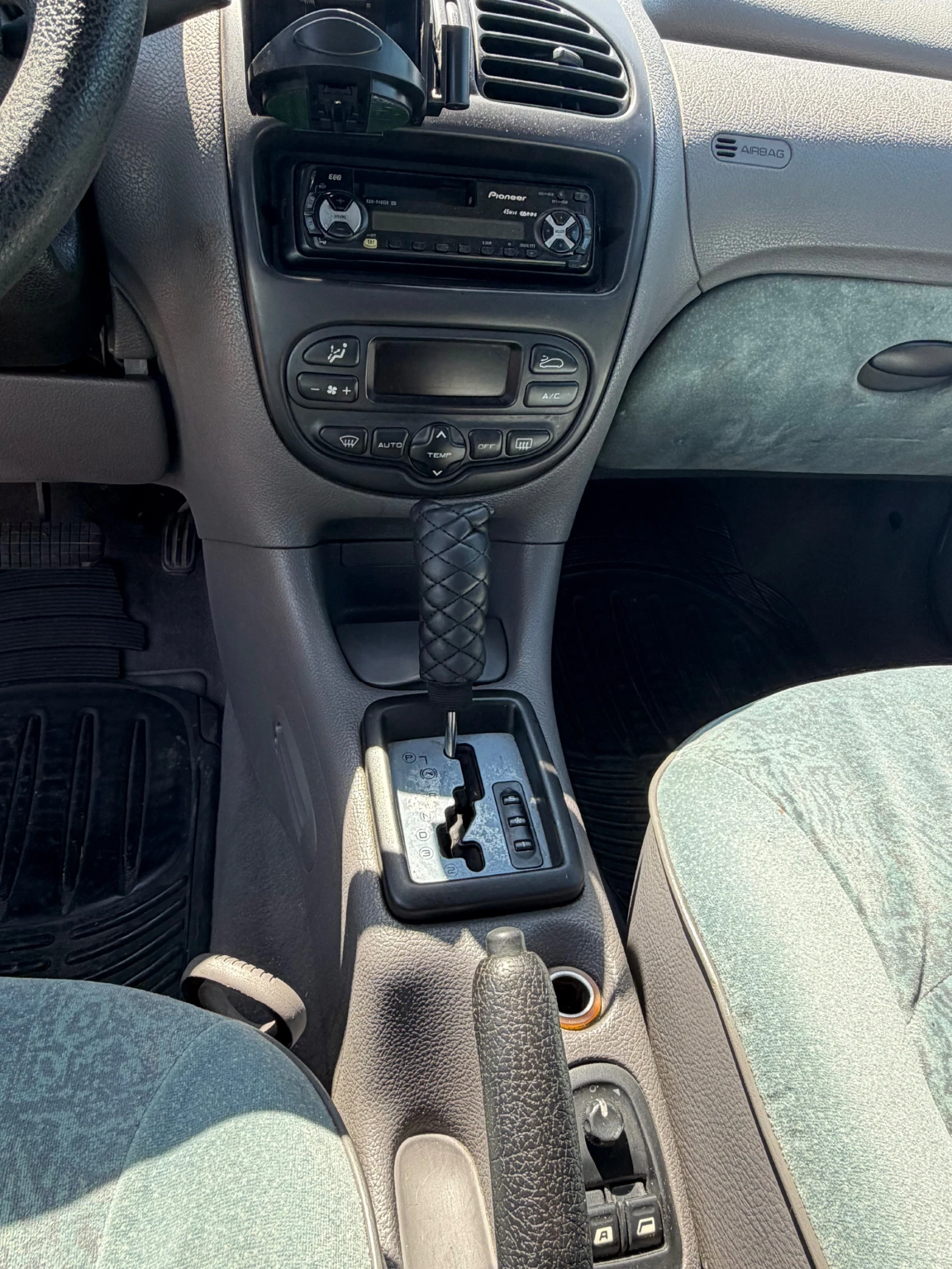 Peugeot 206, снимка 9 - Автомобили и джипове - 55709864
