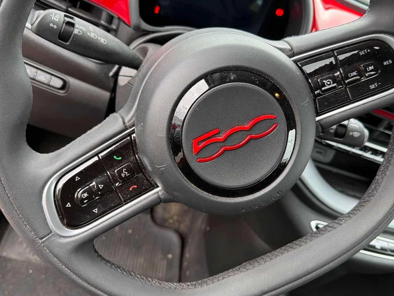 Fiat 500e * (RED) Edition * CARFAX * KEYLESS * , снимка 13 - Автомобили и джипове - 56295490