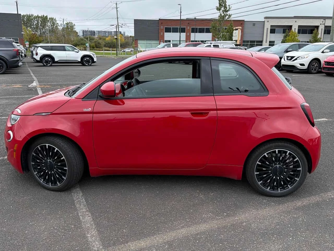 Fiat 500e * (RED) Edition * CARFAX * KEYLESS * , снимка 3 - Автомобили и джипове - 56295490