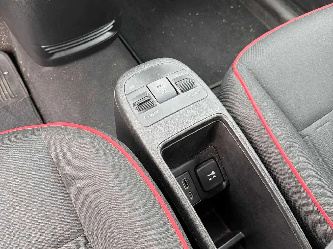 Fiat 500e * (RED) Edition * CARFAX * KEYLESS * , снимка 12 - Автомобили и джипове - 56295490