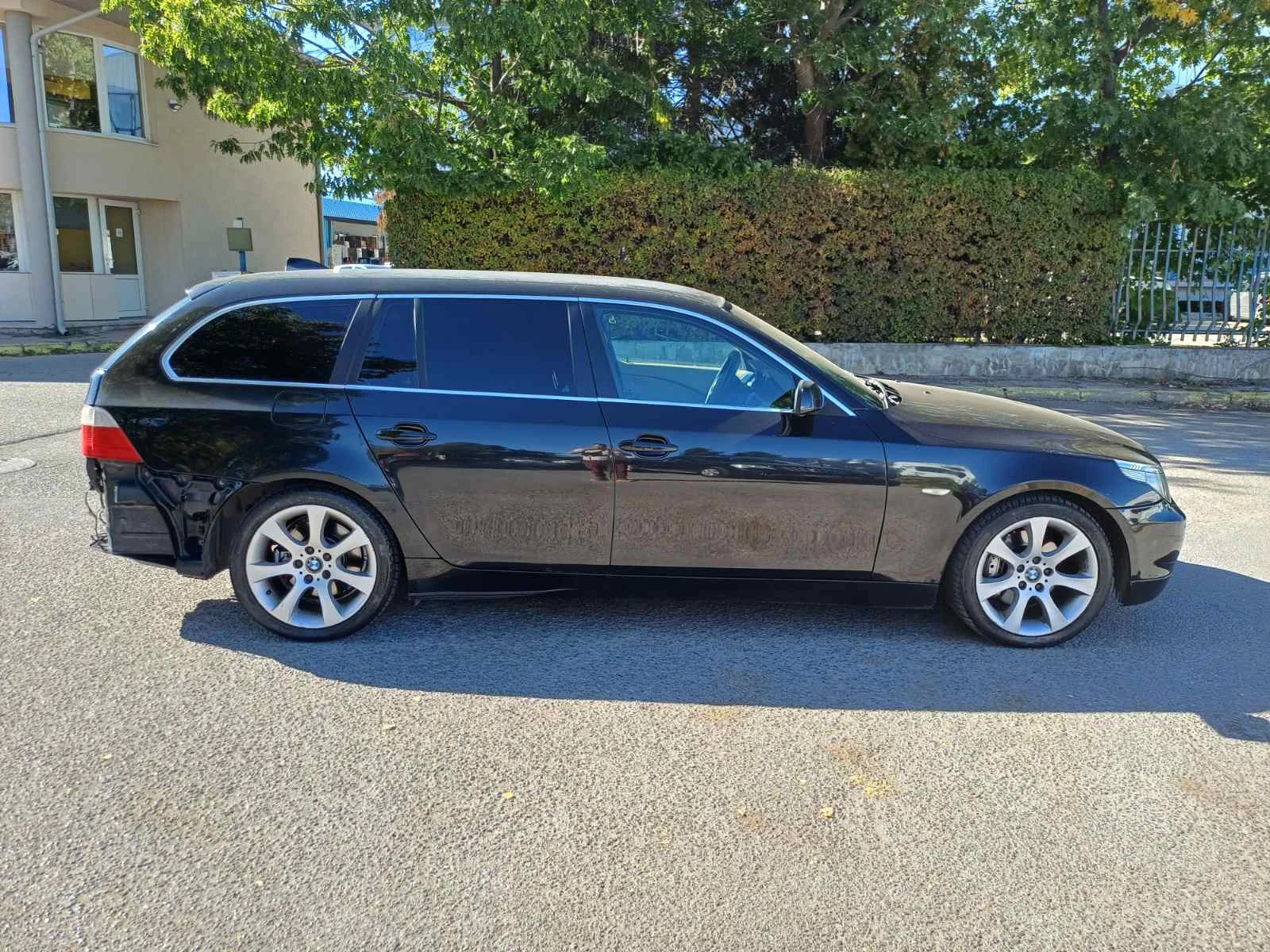 BMW 530 d xDrive  Touring , снимка 6 - Автомобили и джипове - 56369365