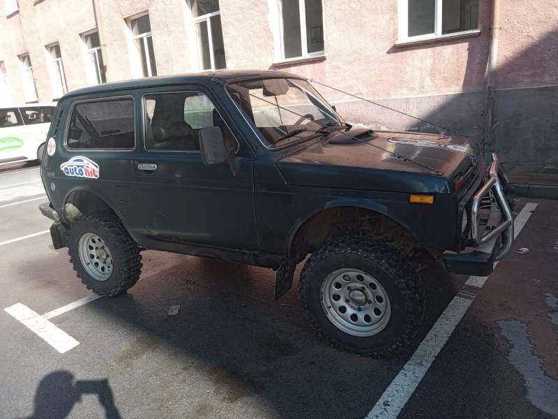Lada Niva, снимка 4 - Автомобили и джипове - 52472628