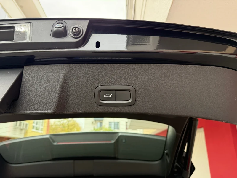 Volvo XC40, снимка 16 - Автомобили и джипове - 52429456