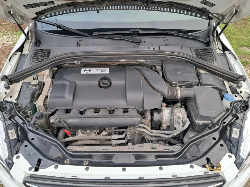Volvo XC60 3.0 AWD T6 PREMIER+ , снимка 16 - Автомобили и джипове - 53163812
