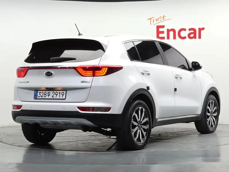 Kia Sportage 4Th Generation Diesel 1.7 2Wd Trendy, снимка 2 - Автомобили и джипове - 55076656
