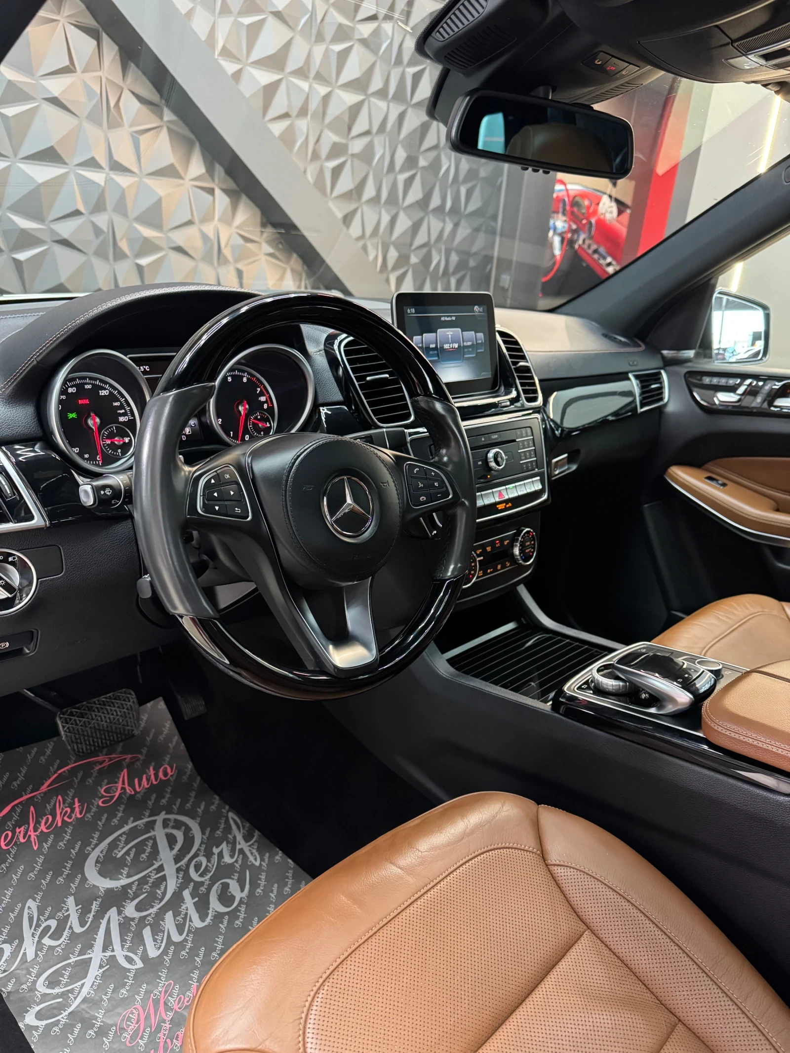 Mercedes-Benz GLS 550 4 MATIC * AMG * 6 + 1 МЕСТА * ПАНОРАМА *  - изображение 8