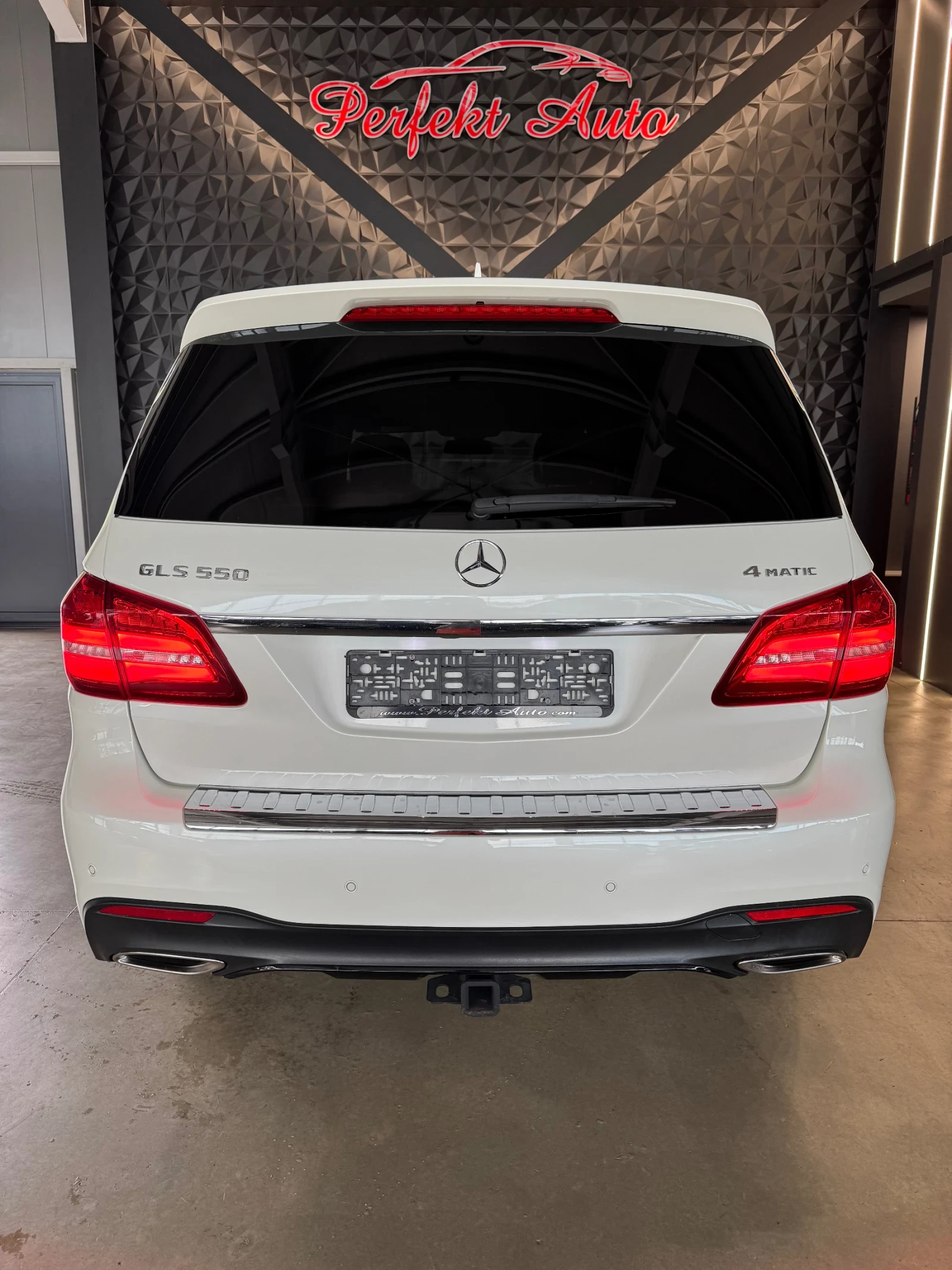 Mercedes-Benz GLS 550 4 MATIC * AMG * 6 + 1 МЕСТА * ПАНОРАМА *  - изображение 4