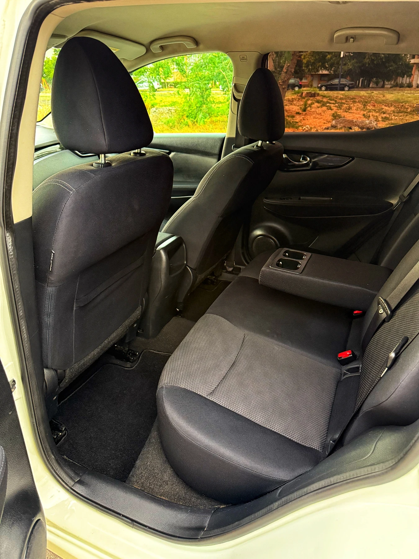 Nissan Qashqai 1.5 dCi * TEKNA* РЕГИСТРИРАНА / ОБСЛУЖЕНА !! - изображение 8