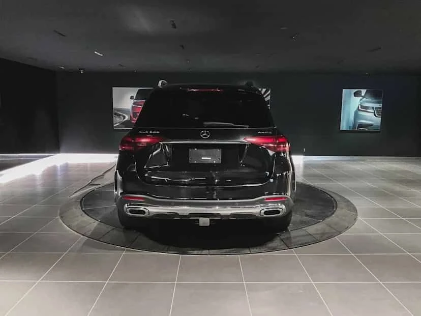 Mercedes-Benz GLE * 350 * PANO* KEYLESS* ПОДГРЕВ* , снимка 4 - Автомобили и джипове - 53716029