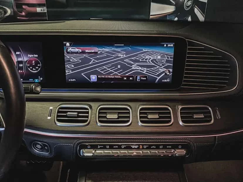 Mercedes-Benz GLE * 350 * PANO* KEYLESS* ПОДГРЕВ* , снимка 9 - Автомобили и джипове - 53716029