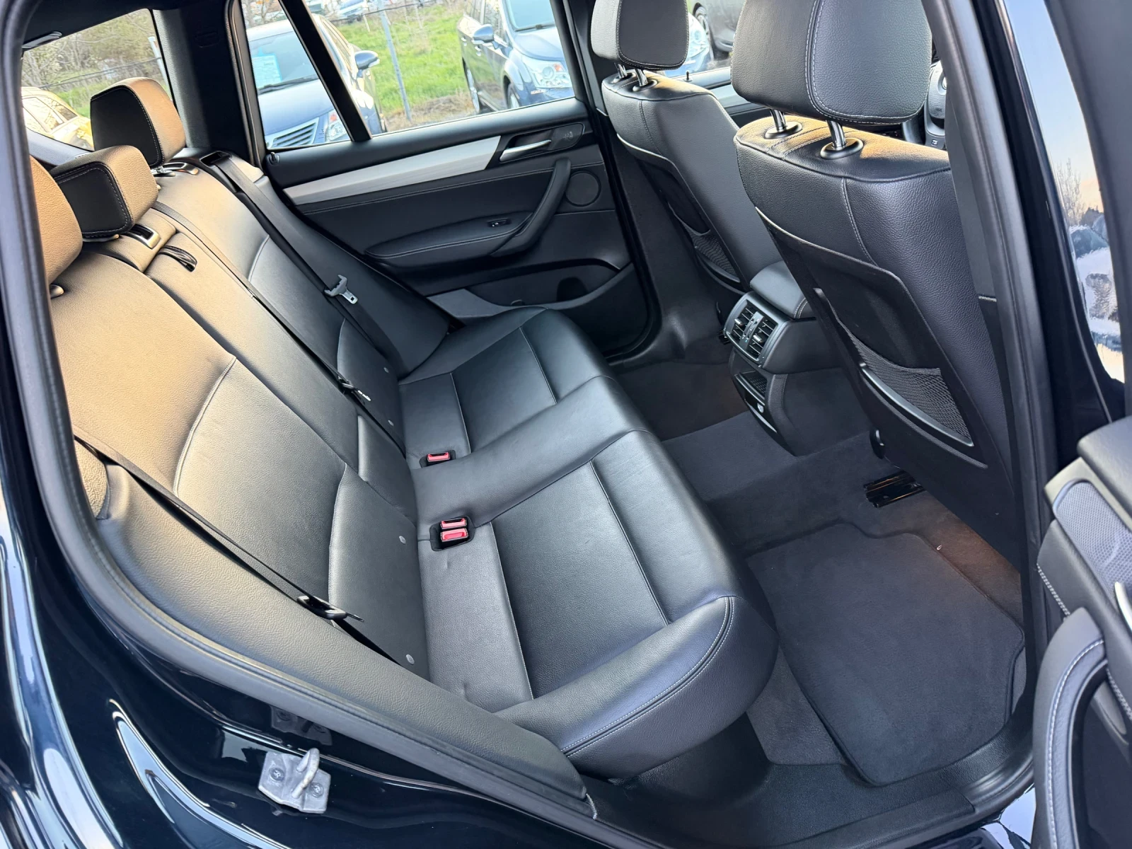 BMW X3 3.0D, 258Hp, M-Pack, Distr.Head-Up, Панорама, 360К, снимка 11 - Автомобили и джипове - 54138557