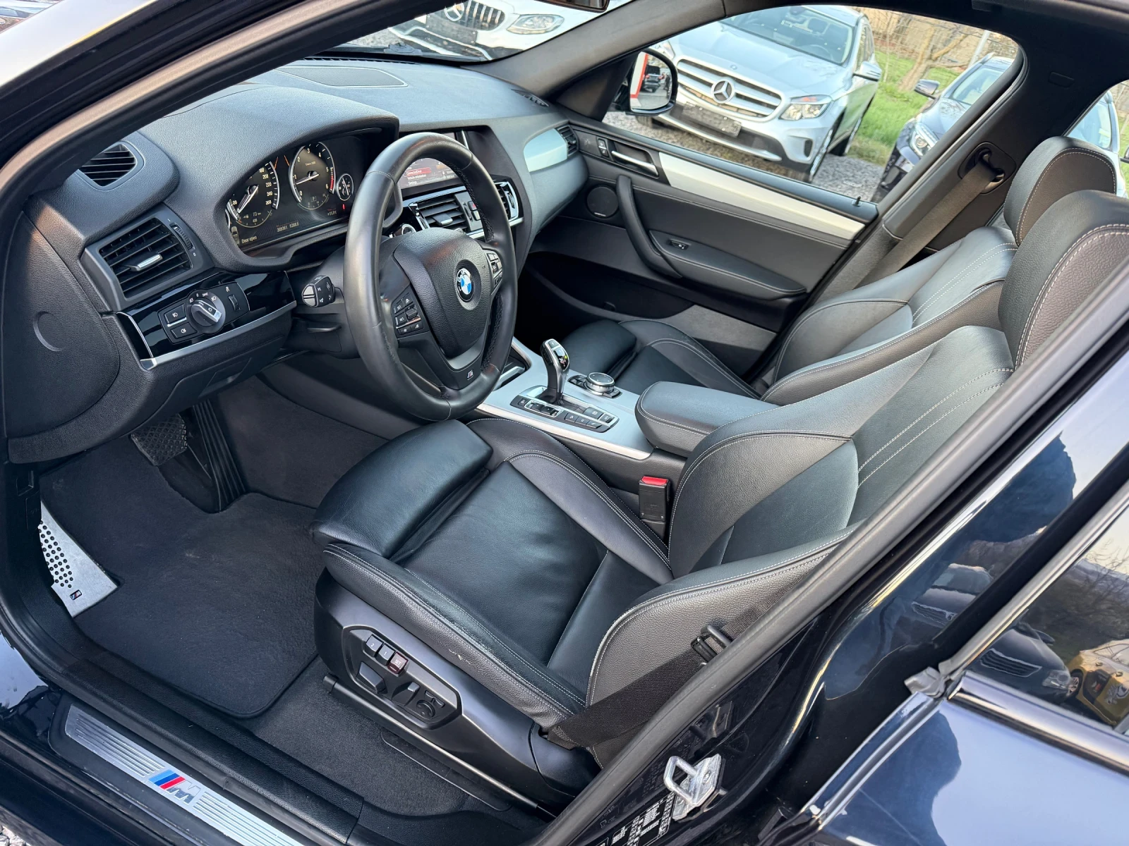 BMW X3 3.0D, 258Hp, M-Pack, Distr.Head-Up, Панорама, 360К, снимка 8 - Автомобили и джипове - 54138557