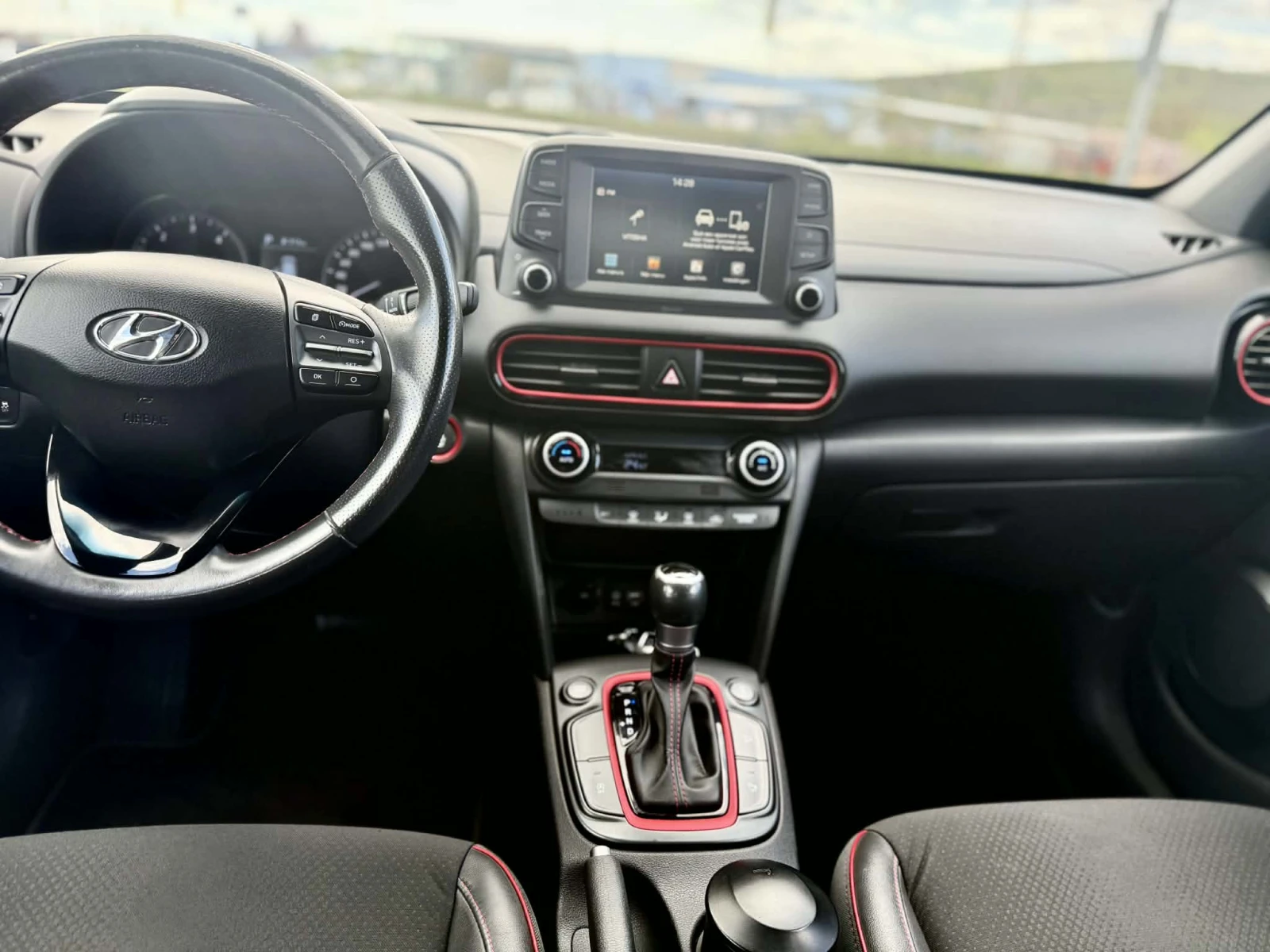 Hyundai Kona 1.6 АВТОМАТИК 4x4, снимка 10 - Автомобили и джипове - 54309500