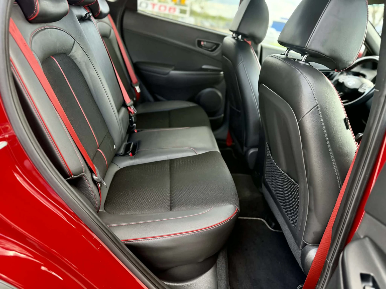 Hyundai Kona 1.6 АВТОМАТИК 4x4, снимка 13 - Автомобили и джипове - 54309500