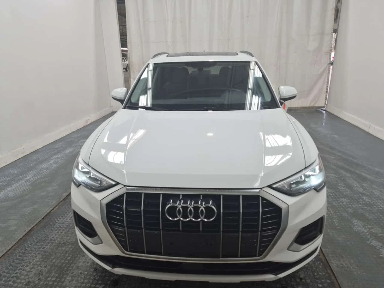 Audi Q3 PREMIUM| ПОДГРЕВИ| ПАМЕТ| ПАНОРАМА| CARFAX| , снимка 17 - Автомобили и джипове - 54318360