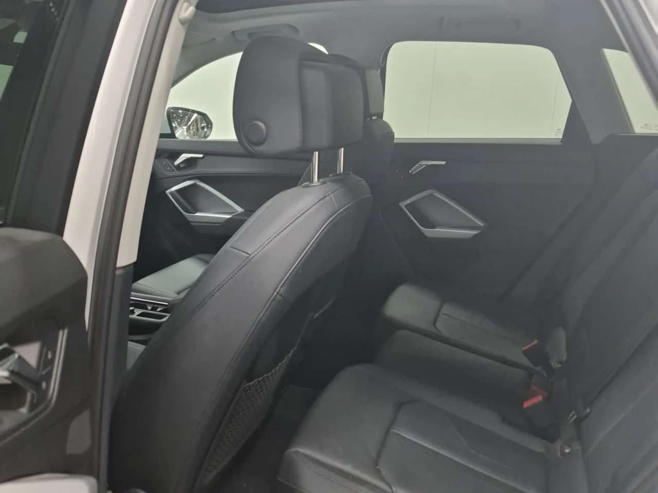 Audi Q3 PREMIUM| ПОДГРЕВИ| ПАМЕТ| ПАНОРАМА| CARFAX| , снимка 11 - Автомобили и джипове - 54318360