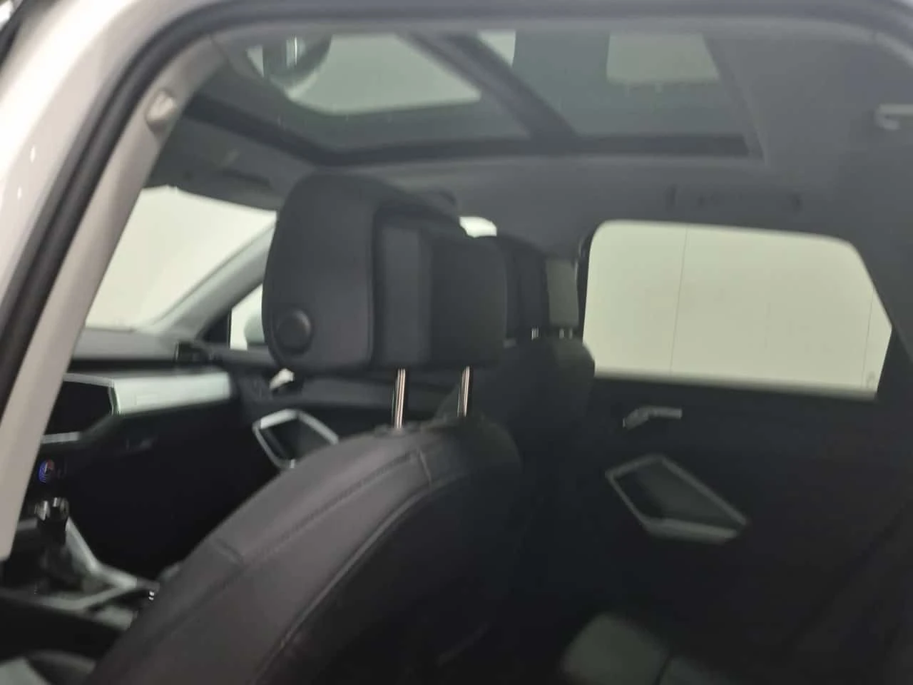 Audi Q3 PREMIUM| ПОДГРЕВИ| ПАМЕТ| ПАНОРАМА| CARFAX| , снимка 12 - Автомобили и джипове - 54318360