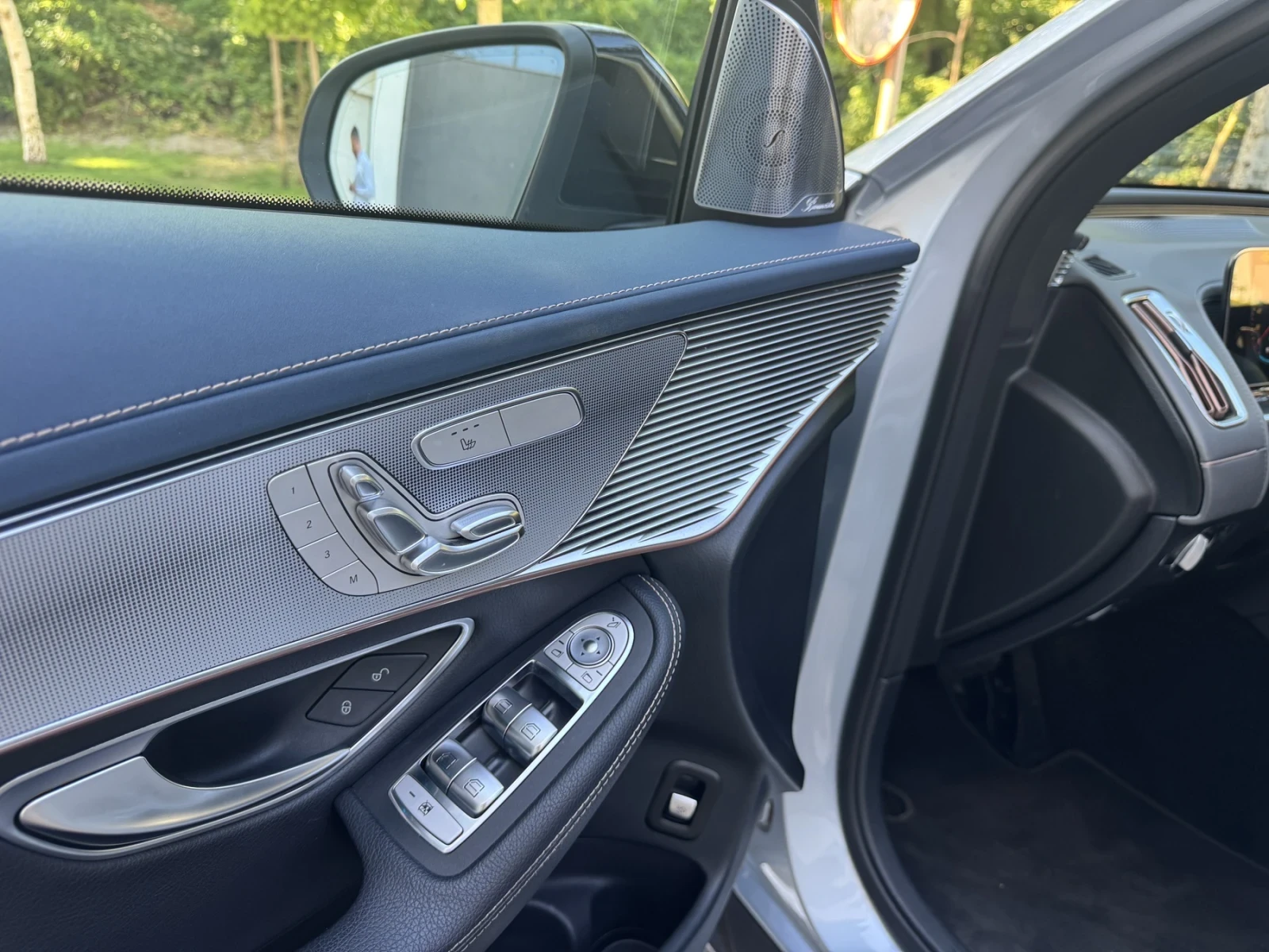 Mercedes-Benz EQC 400 / ANNIVERSARY 1886 / 4-MATIC , снимка 15 - Автомобили и джипове - 55660920