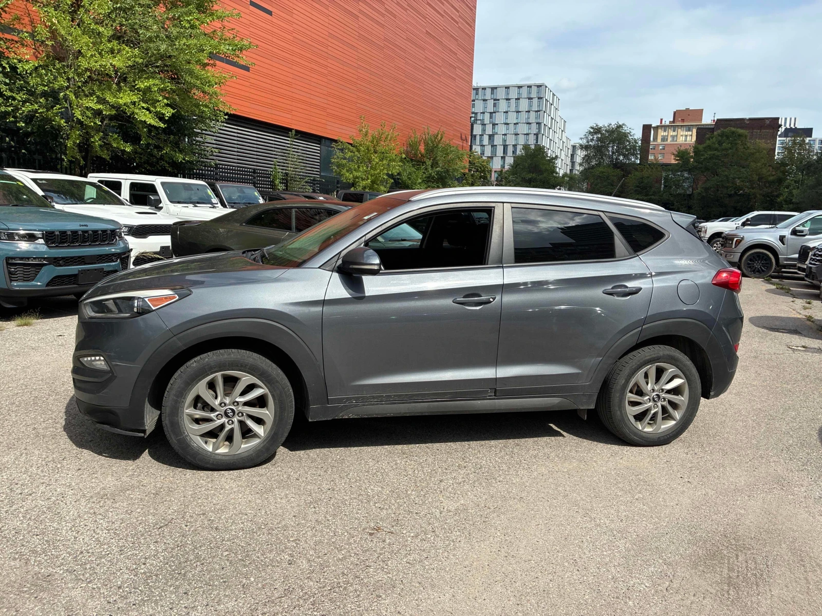 Hyundai Tucson * Premium * KEYLESS* ПОДГРЕВ* , снимка 3 - Автомобили и джипове - 56130859