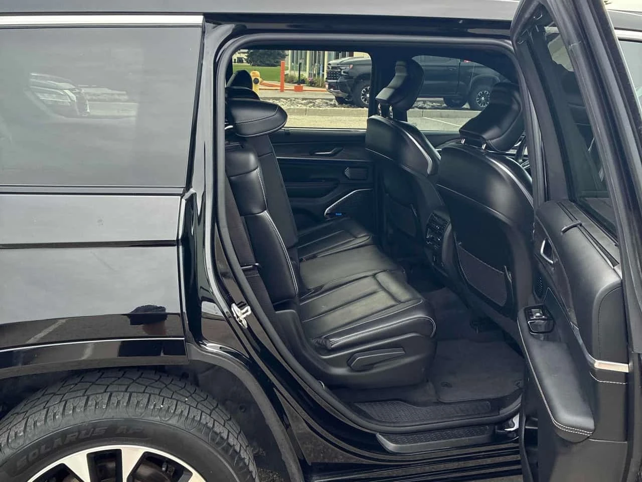 Jeep Grand cherokee * Overland * АВТОКРЕДИТ * ПРЕДСТАВИТЕЛСТВО, снимка 12 - Автомобили и джипове - 56179848