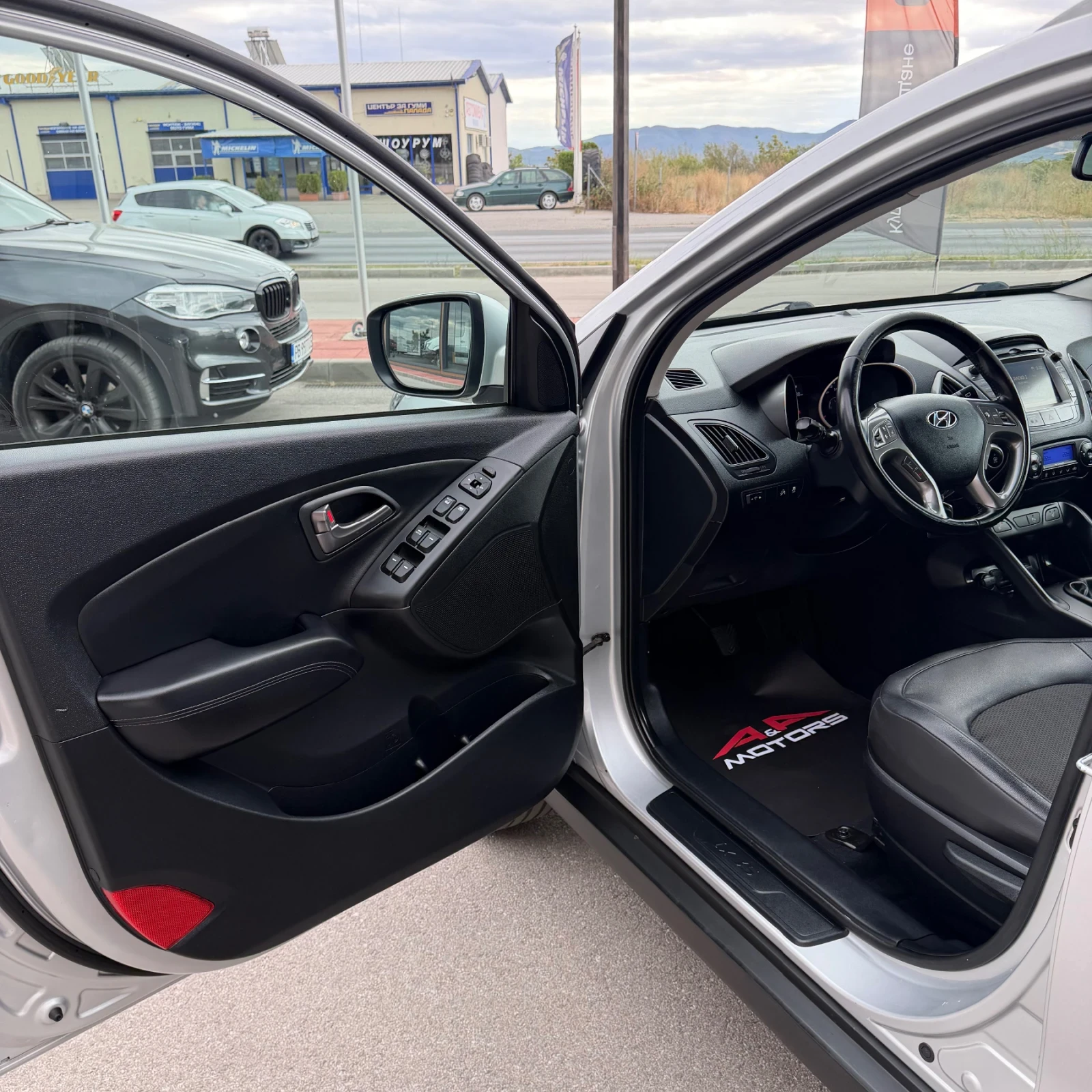 Hyundai IX35 1.6i-135к.с.;Facelift;ПОДГРЕВ;КАМЕРА;ТЕМПОМАТ;НАВИ, снимка 6 - Автомобили и джипове - 56183773
