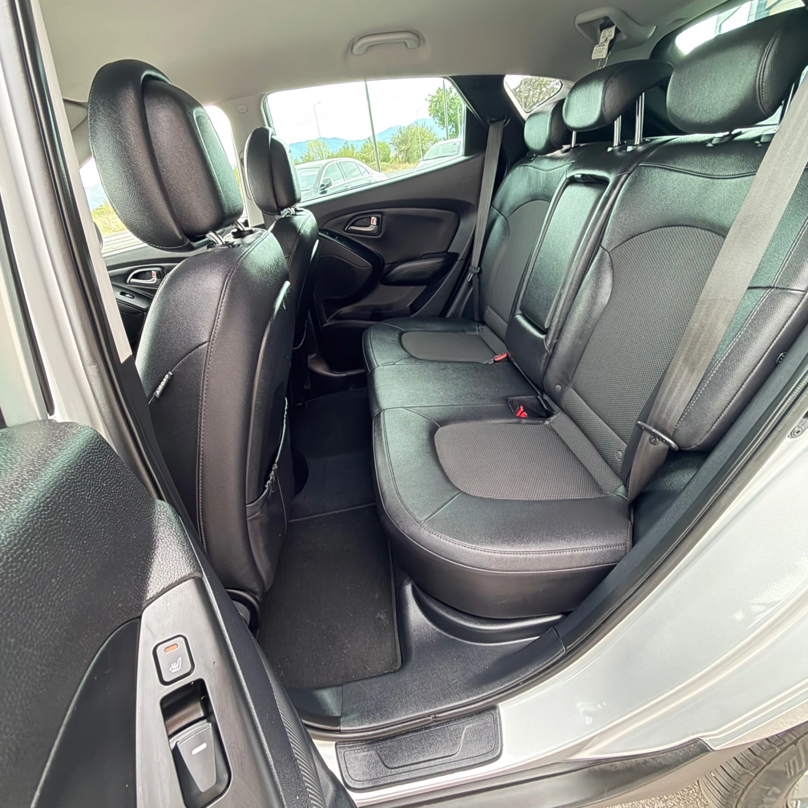 Hyundai IX35 1.6i-135к.с.;Facelift;ПОДГРЕВ;КАМЕРА;ТЕМПОМАТ;НАВИ, снимка 9 - Автомобили и джипове - 56183773