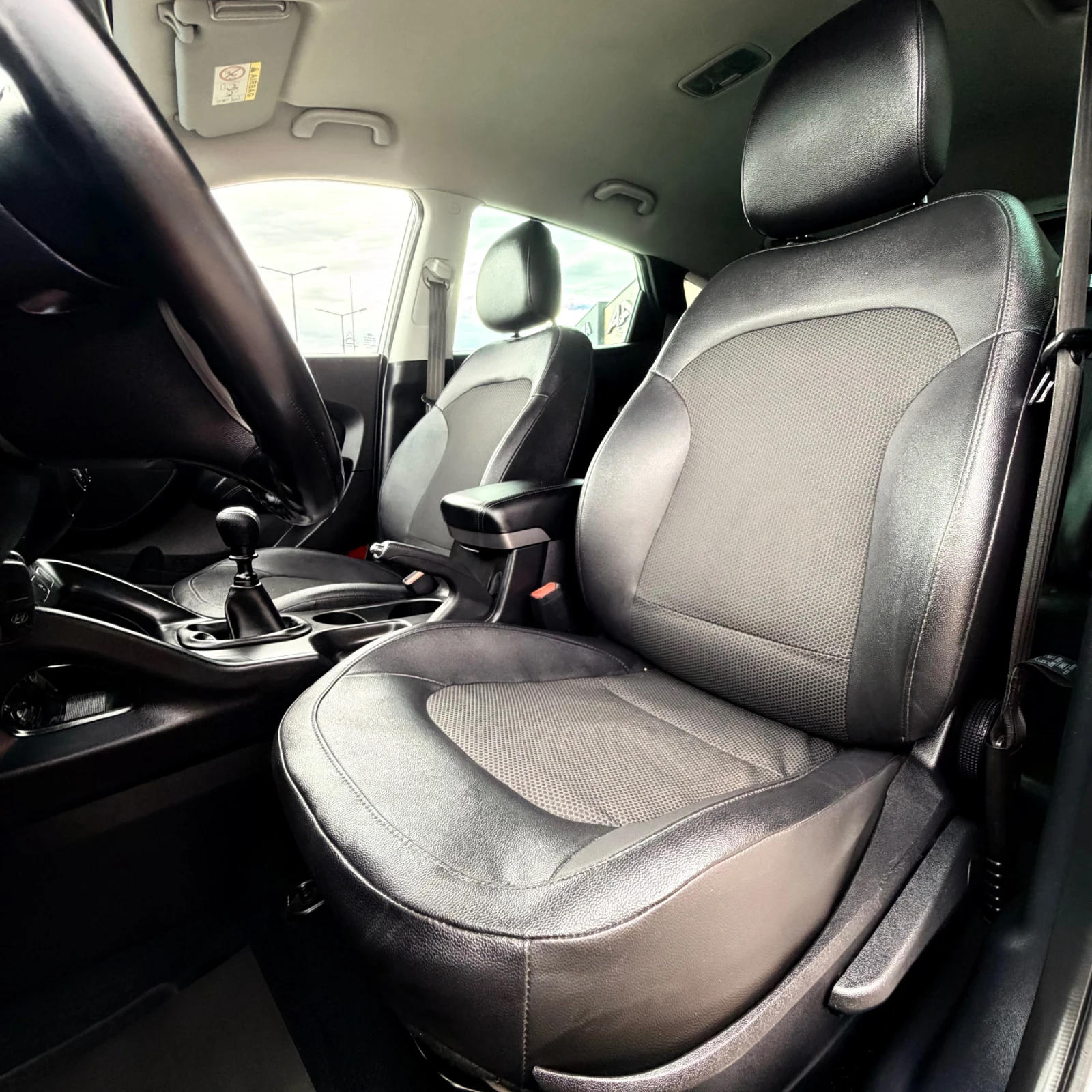 Hyundai IX35 1.6i-135к.с.;Facelift;ПОДГРЕВ;КАМЕРА;ТЕМПОМАТ;НАВИ, снимка 8 - Автомобили и джипове - 56183773