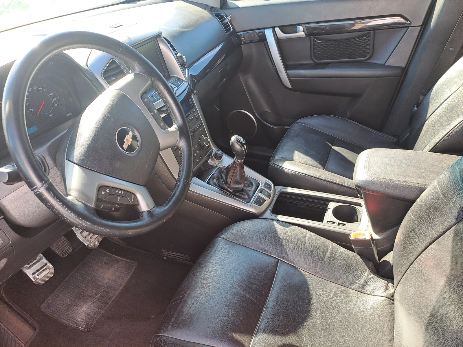 Chevrolet Captiva 2.2CRDI 4X4 184K.C. 7 места, снимка 6 - Автомобили и джипове - 56323865